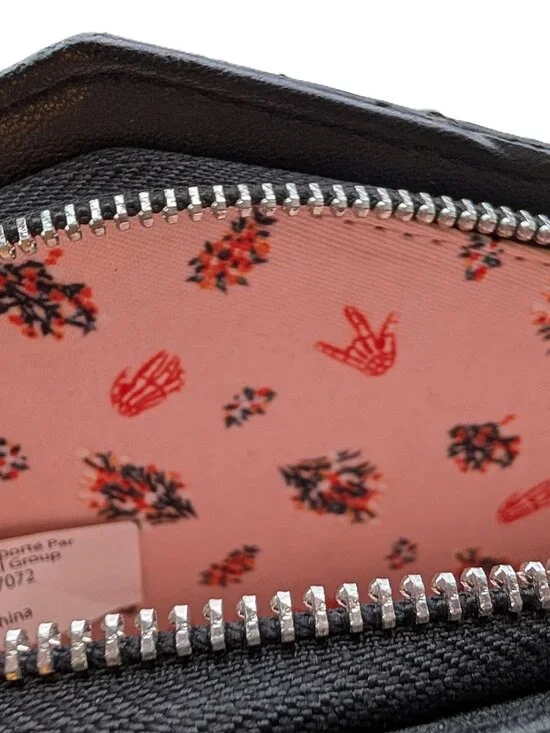 Glampire Coffin-Shaped Zip Pouch - Picture 6 of 8